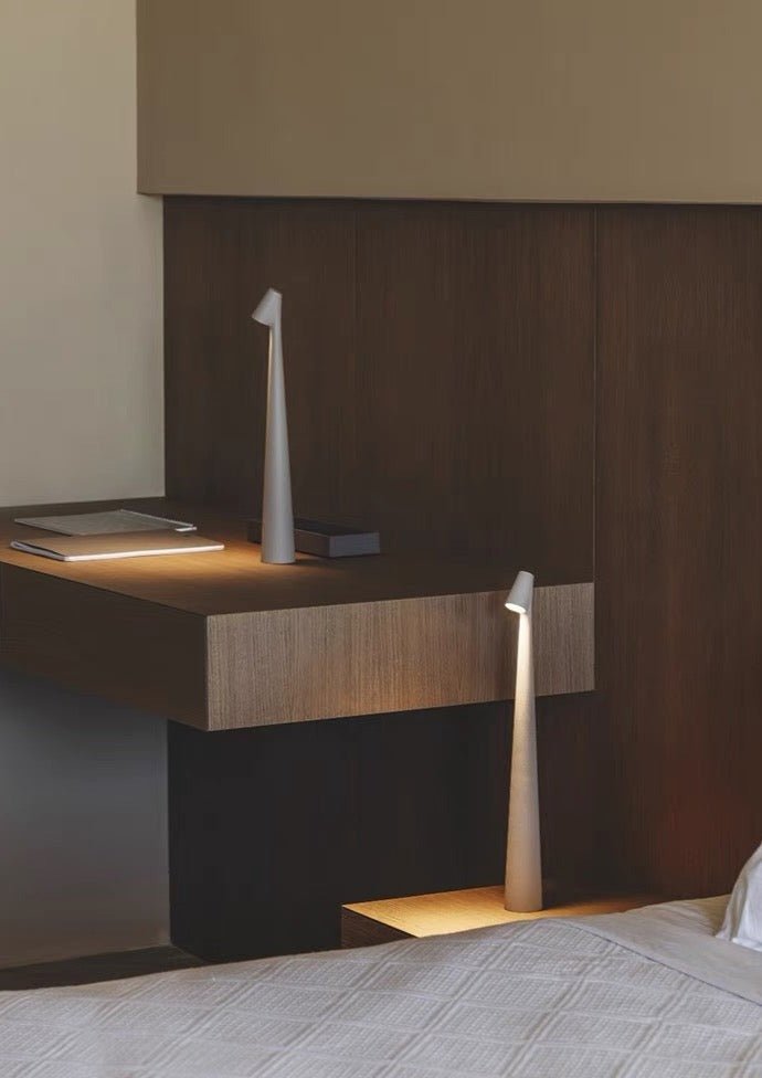 Nordisk Bärbar Bordslampa – Dimbart LED-ljus